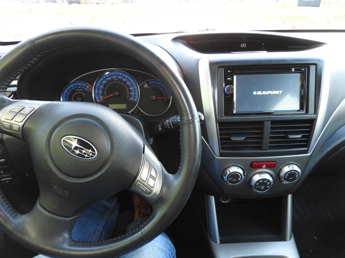 Subaru Forester blaupunkt.jpeg